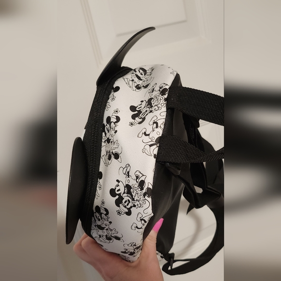 Bio world Disney Mini Backpack Mickey and Minnie 11.5" X 9" X 4.5" NWT - Picture 9 of 12